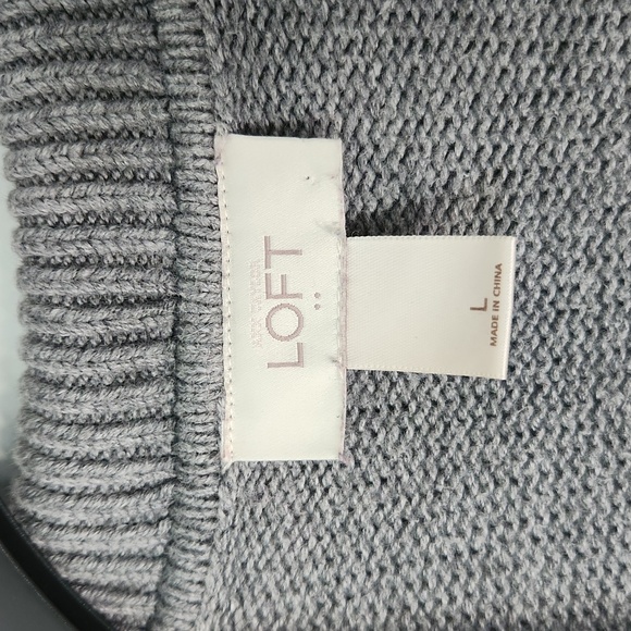 Ann Taylor Loft, Grey sweater vest, size Large - Picture 3 of 5